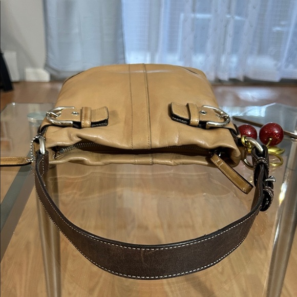Coach Vintage Tan Leather Shoulder Bag with Brown Strap - Picture 6 of 10